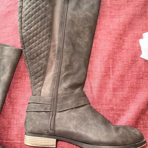Torrid Knee High Zipper boots 11.5WW - Picture 2 of 5